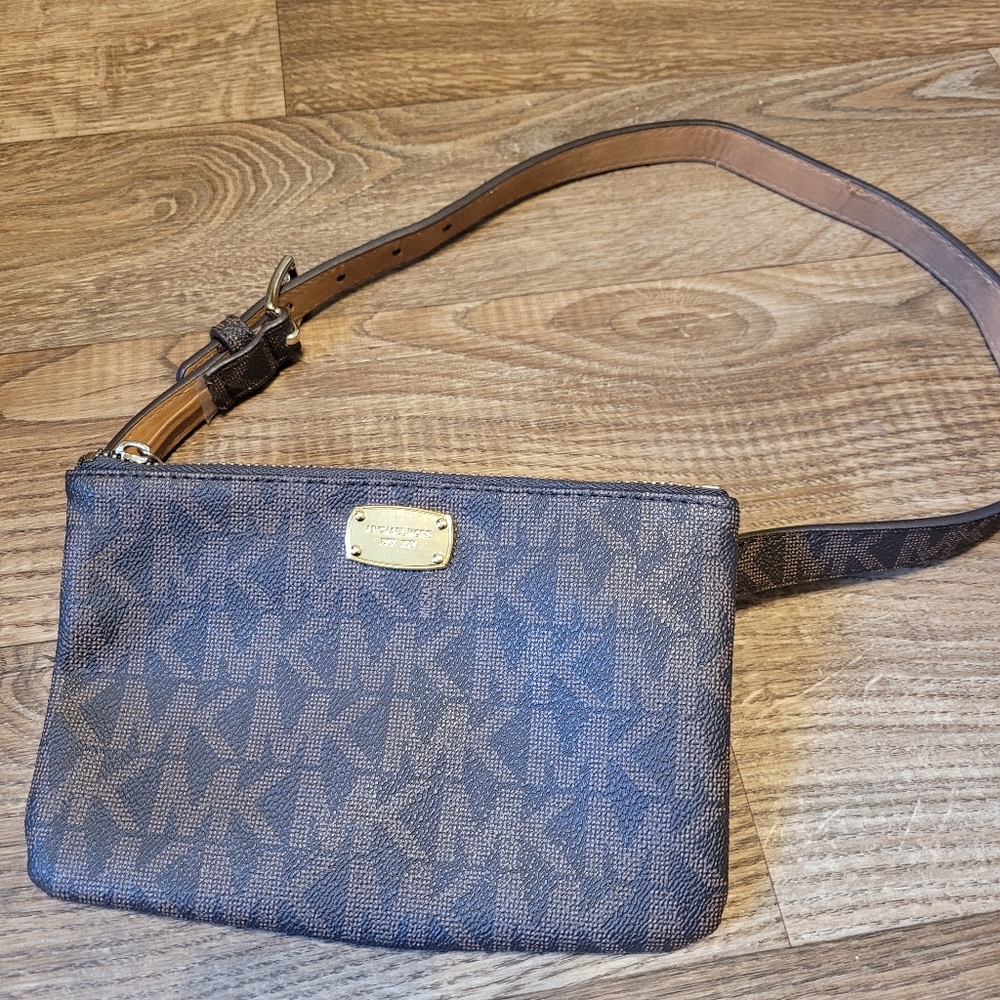 Michael Kors Logo Brown Belt Wallet Fanny Pack S
